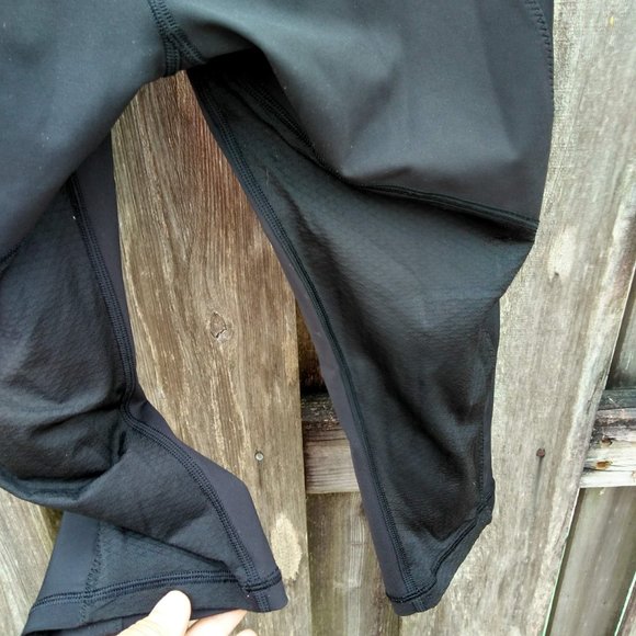 Lululemon black capri leggings 10 - Picture 5 of 6